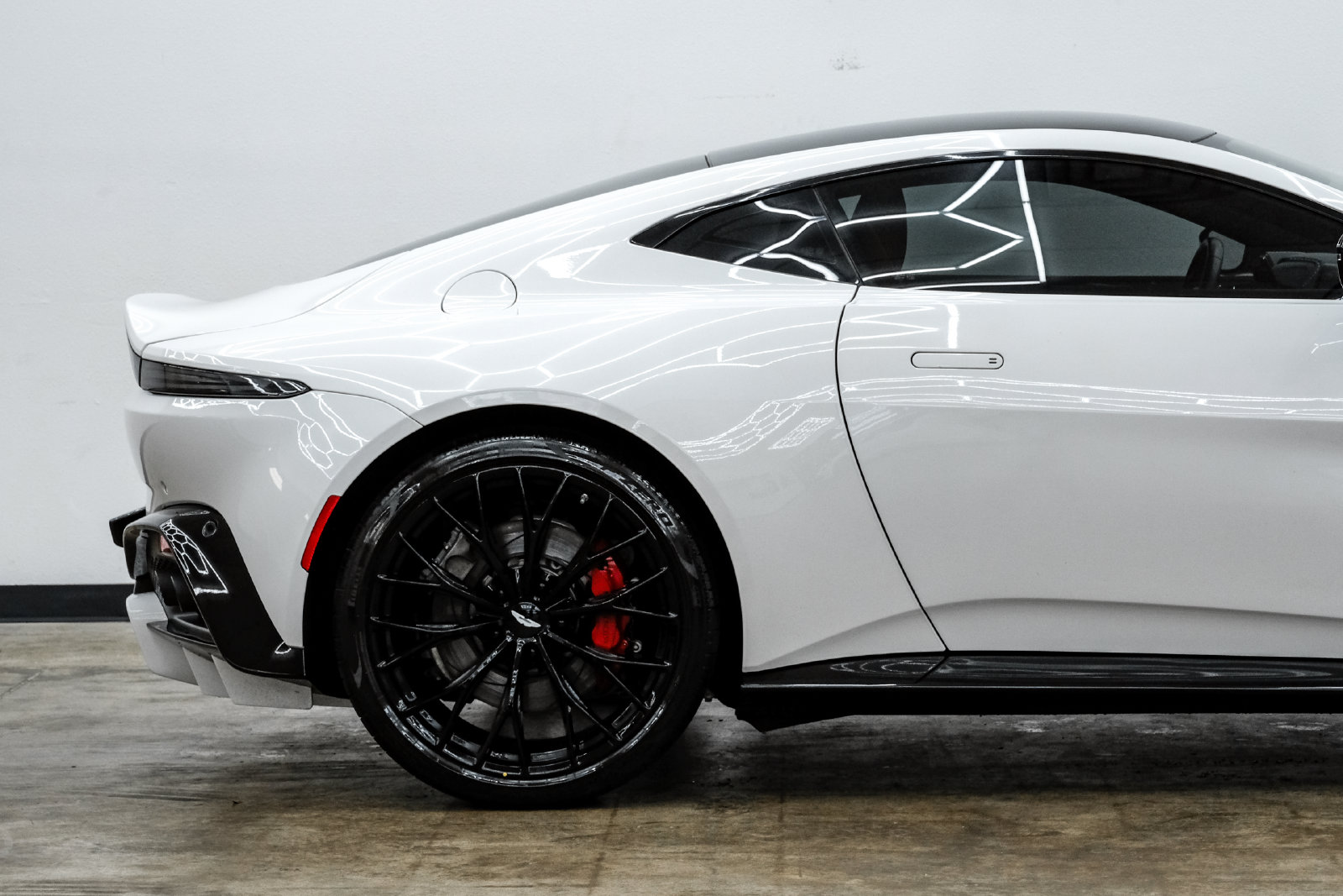 2023 Aston Martin Vantage Base - Photo 13
