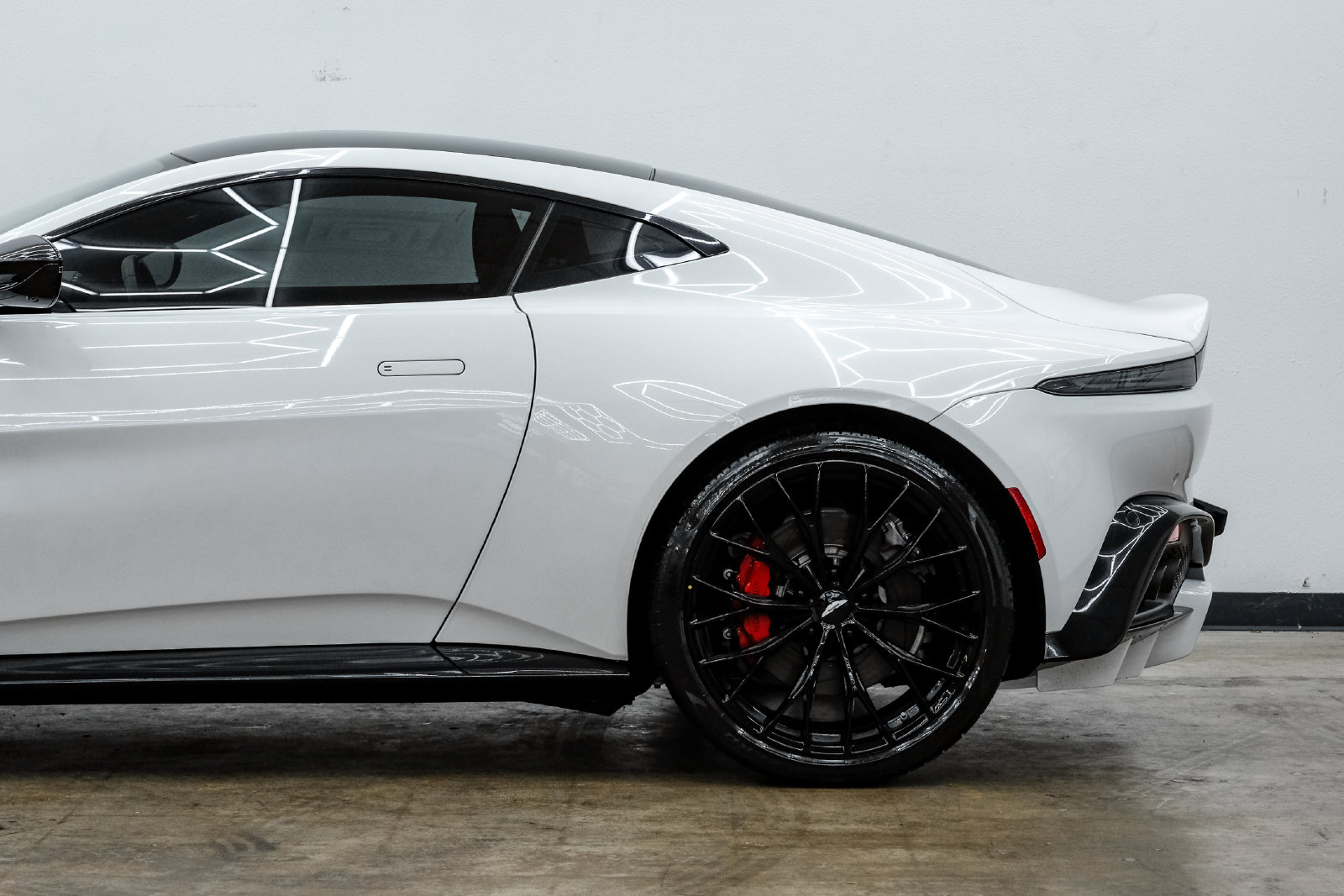 2023 Aston Martin Vantage Base - Photo 16