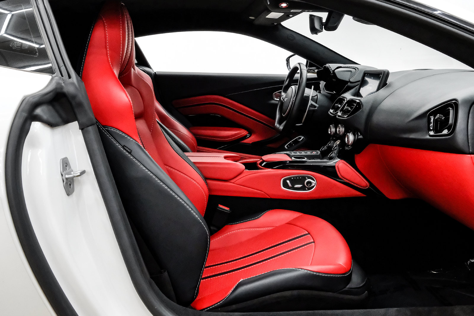 2023 Aston Martin Vantage Base - Photo 41