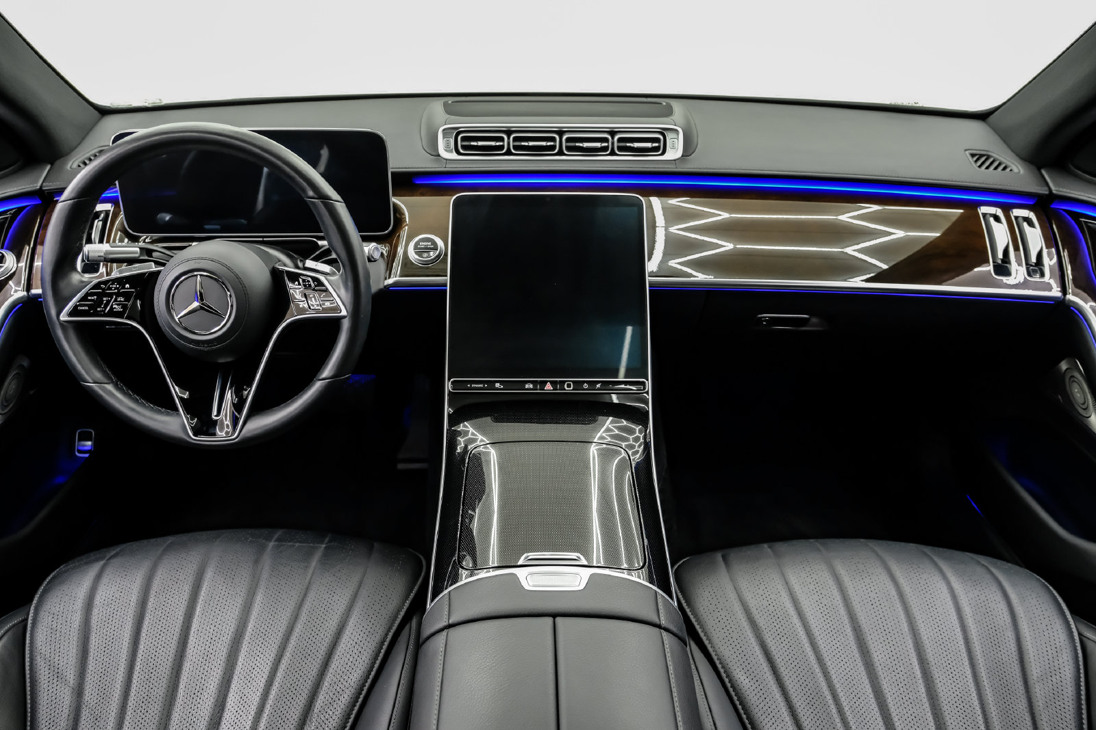 Photo 11 of this Mercedes-Benz S 500