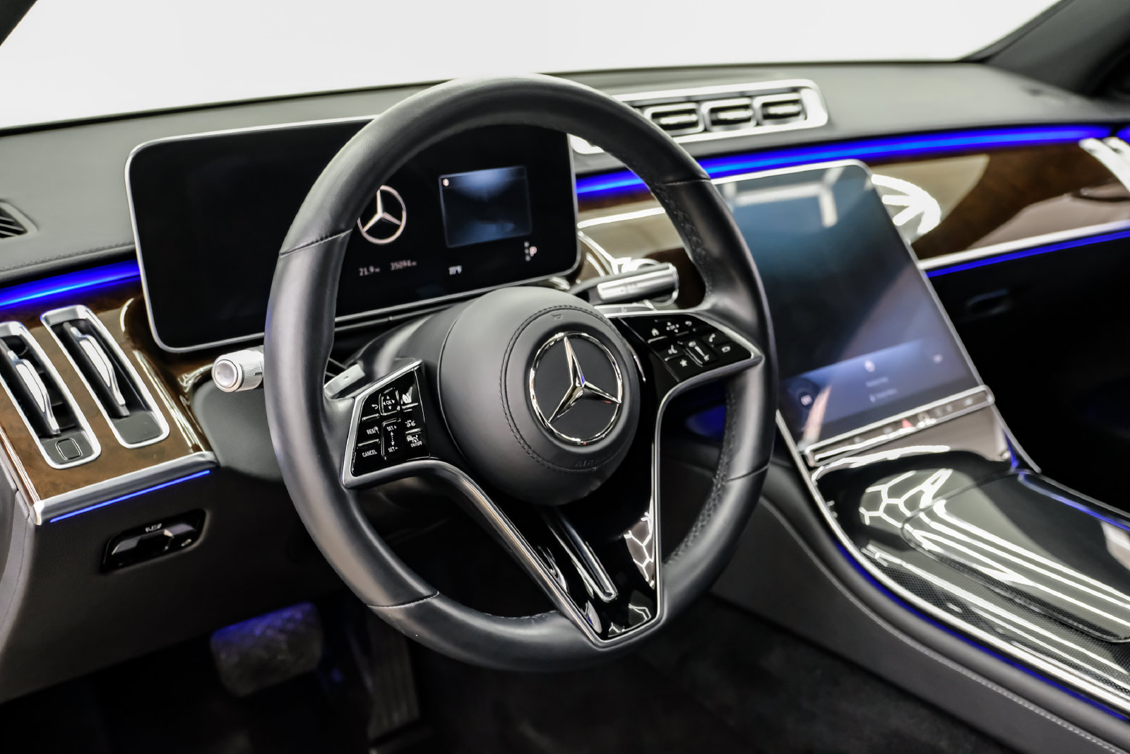 Photo 13 of this Mercedes-Benz S 500