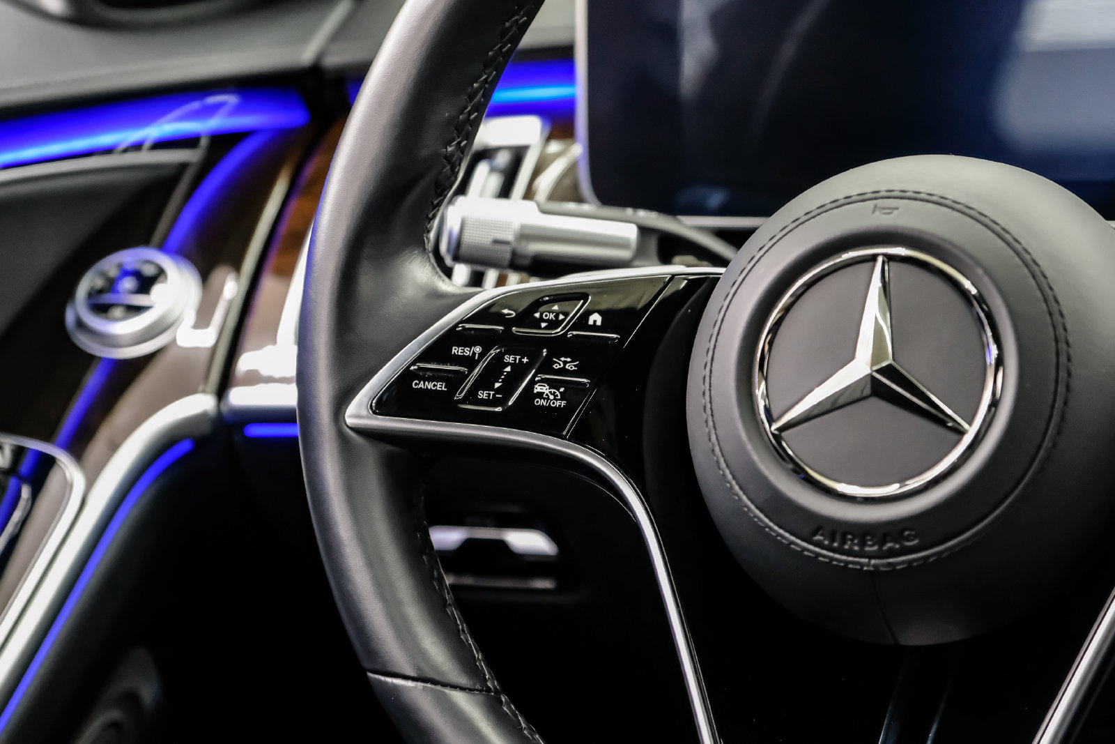 Photo 14 of this Mercedes-Benz S 500