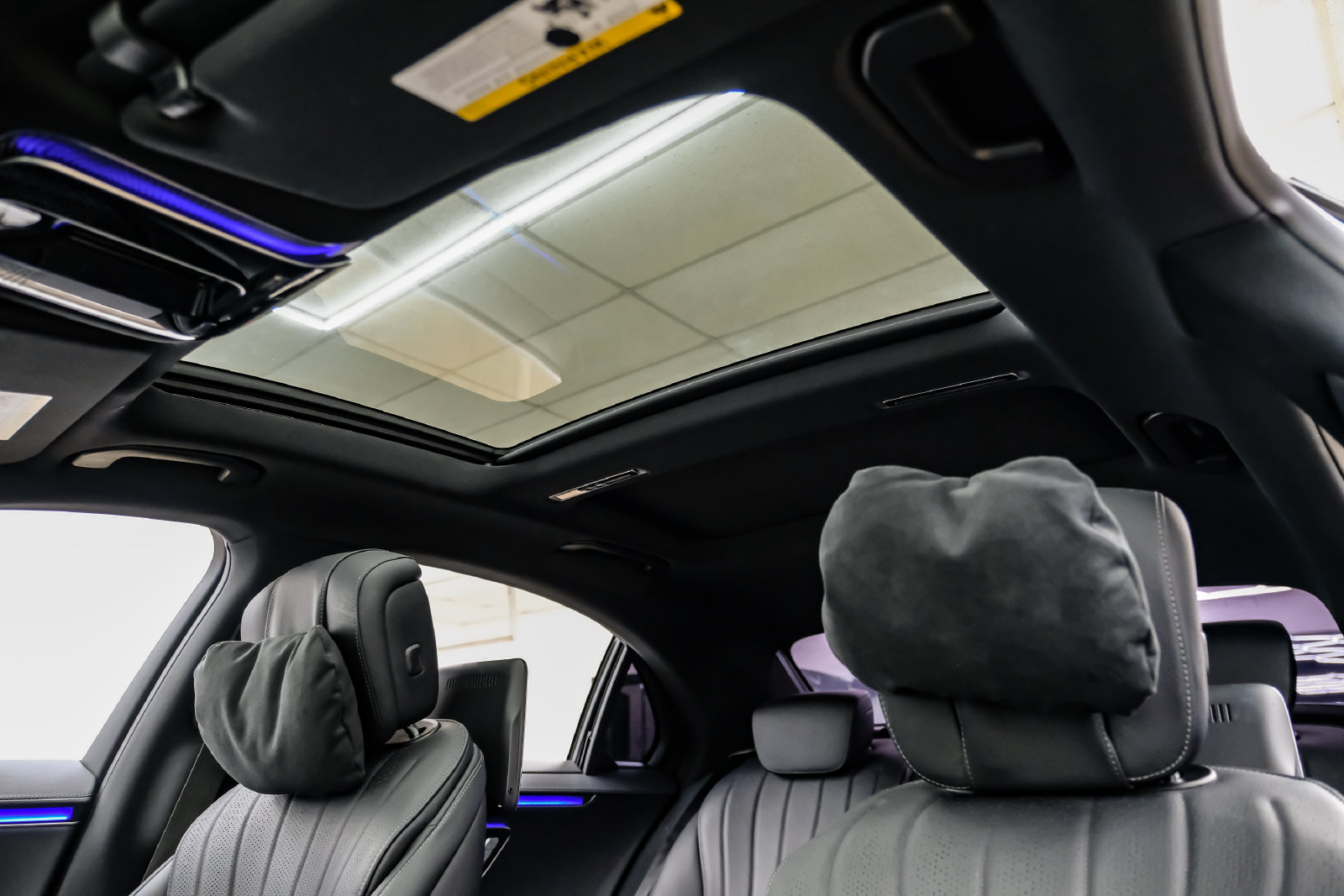 Photo 20 of this Mercedes-Benz S 500