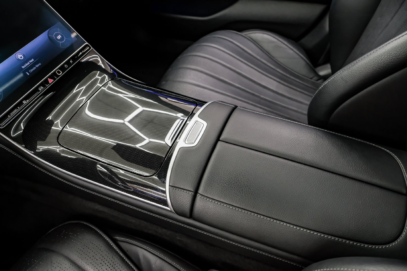Photo 23 of this Mercedes-Benz S 500