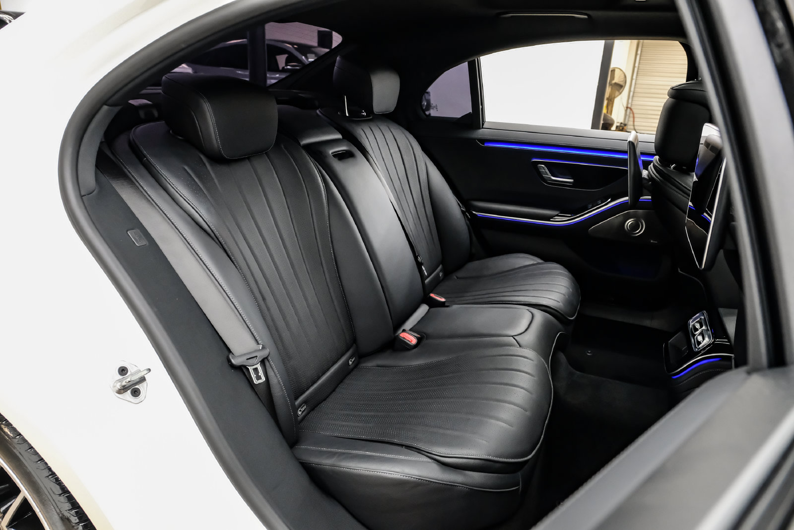 Photo 32 of this Mercedes-Benz S 500