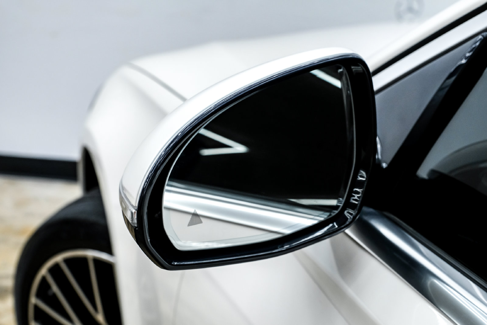 Photo 39 of this Mercedes-Benz S 500