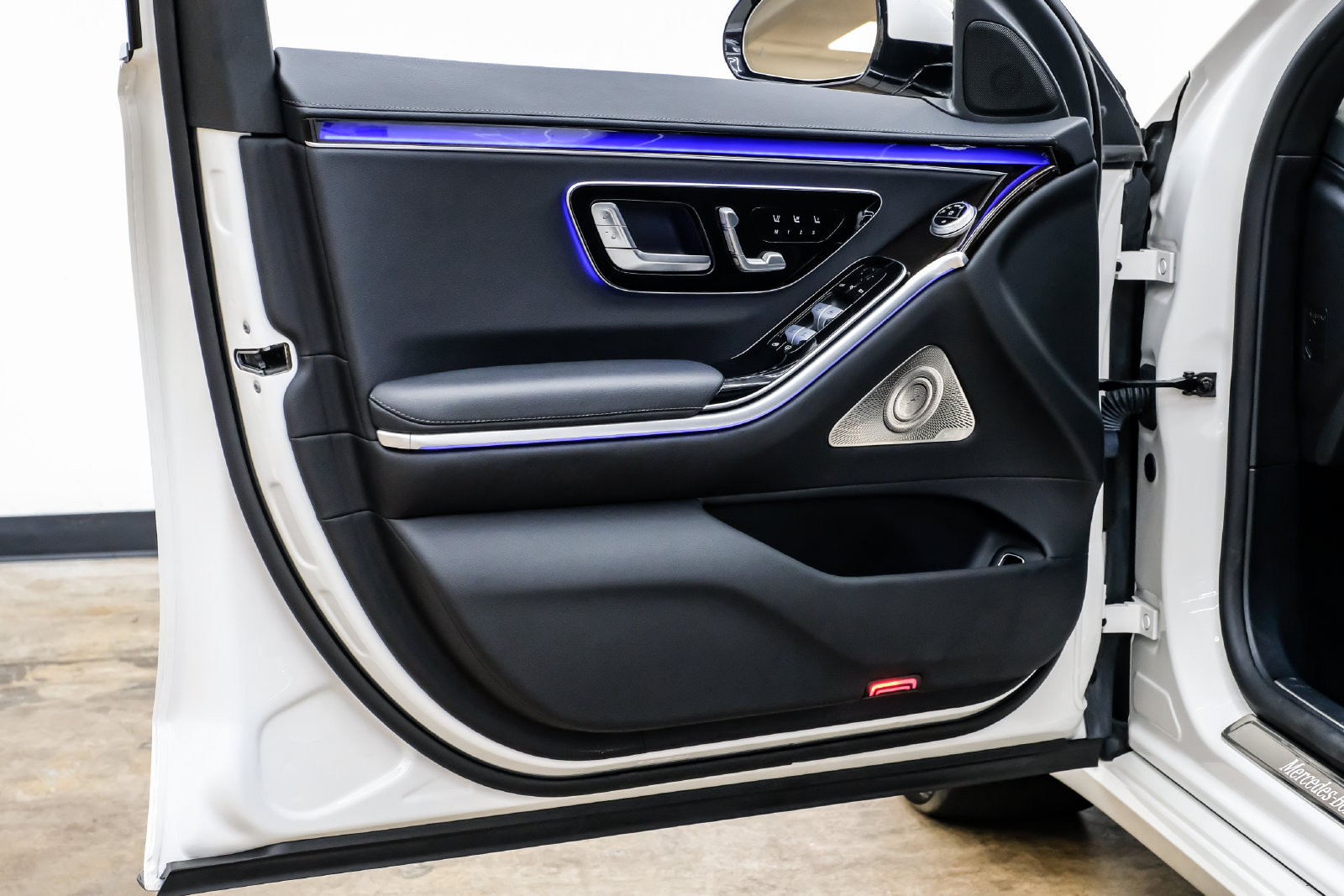 Photo 40 of this Mercedes-Benz S 500
