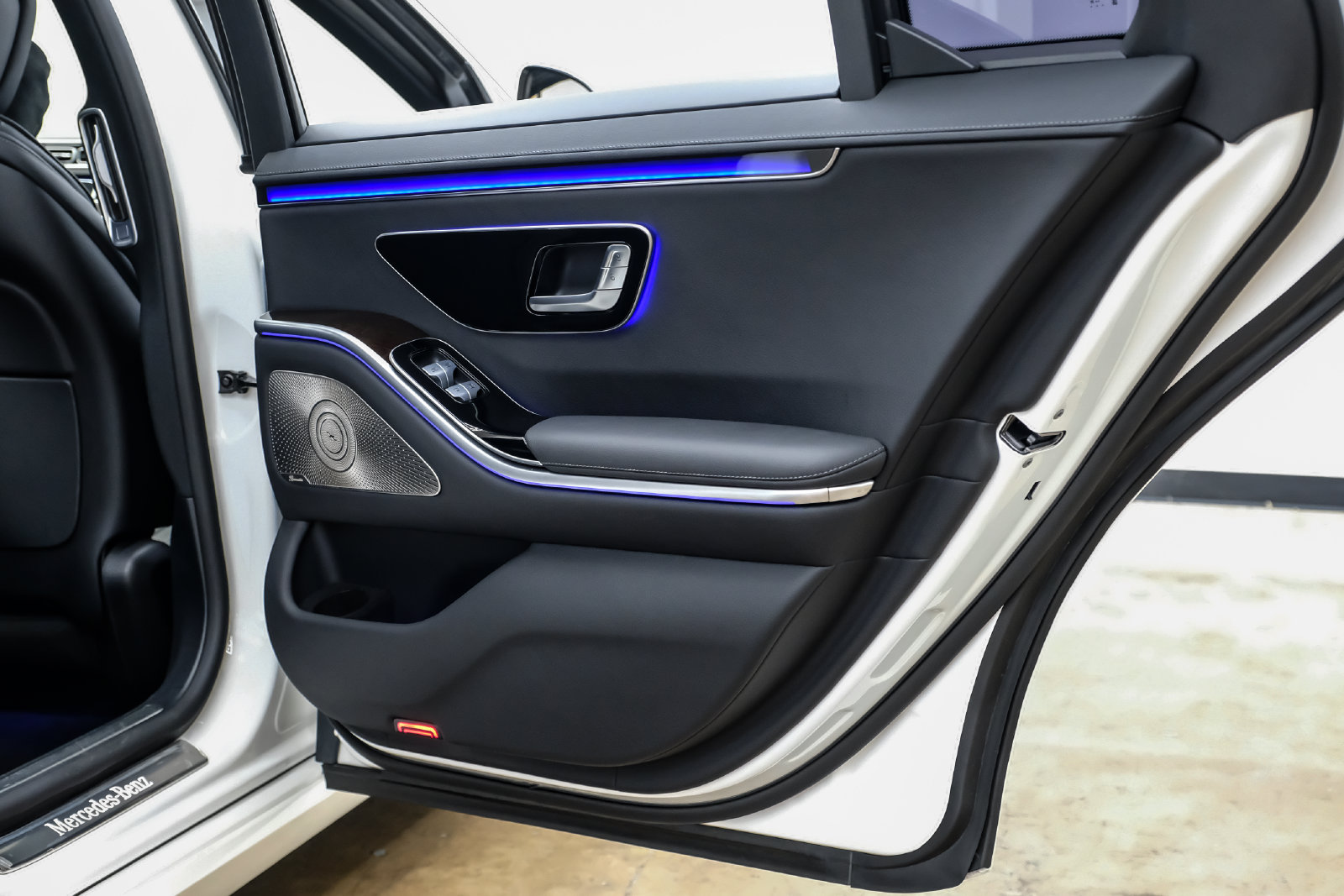 Photo 43 of this Mercedes-Benz S 500