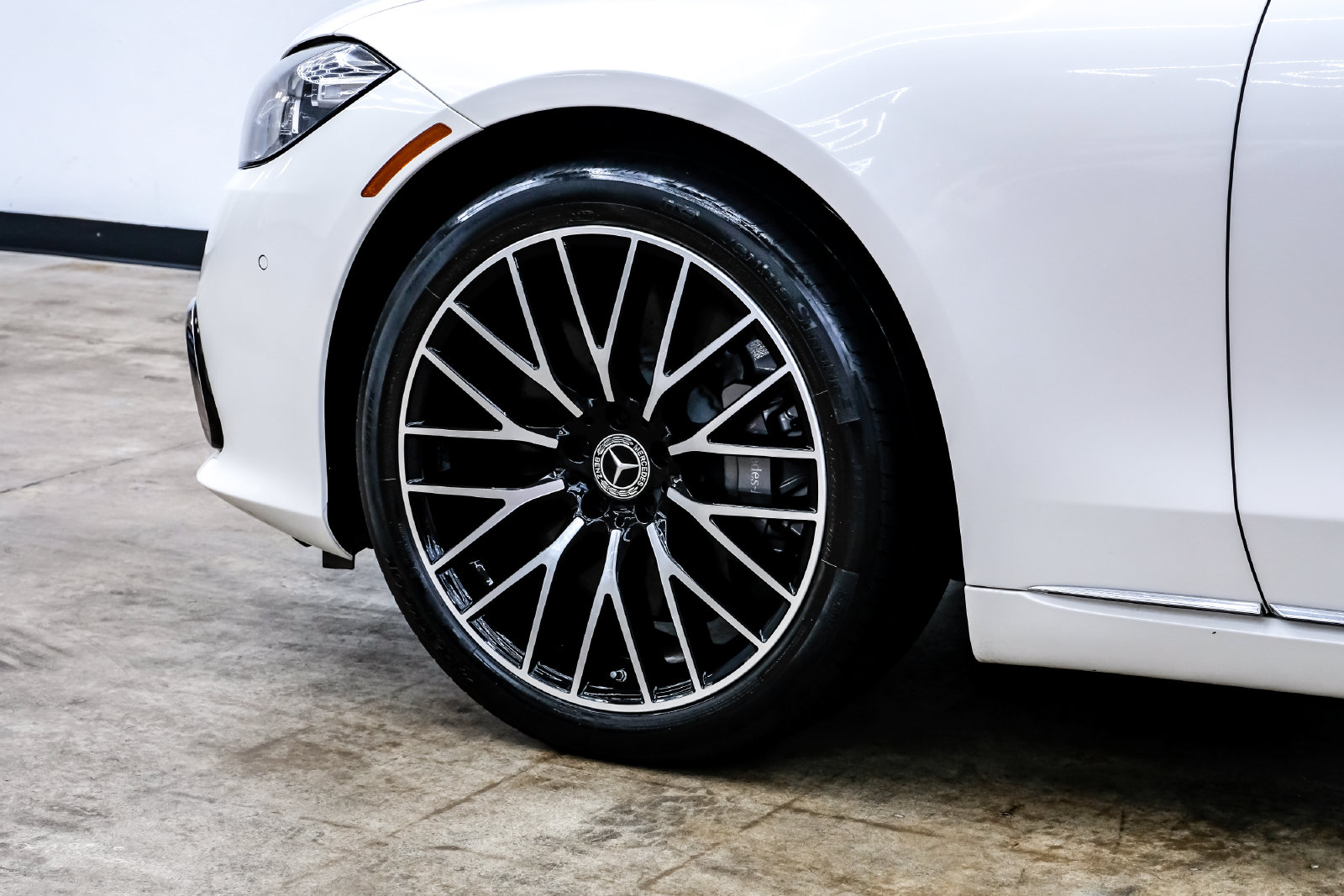 Photo 53 of this Mercedes-Benz S 500