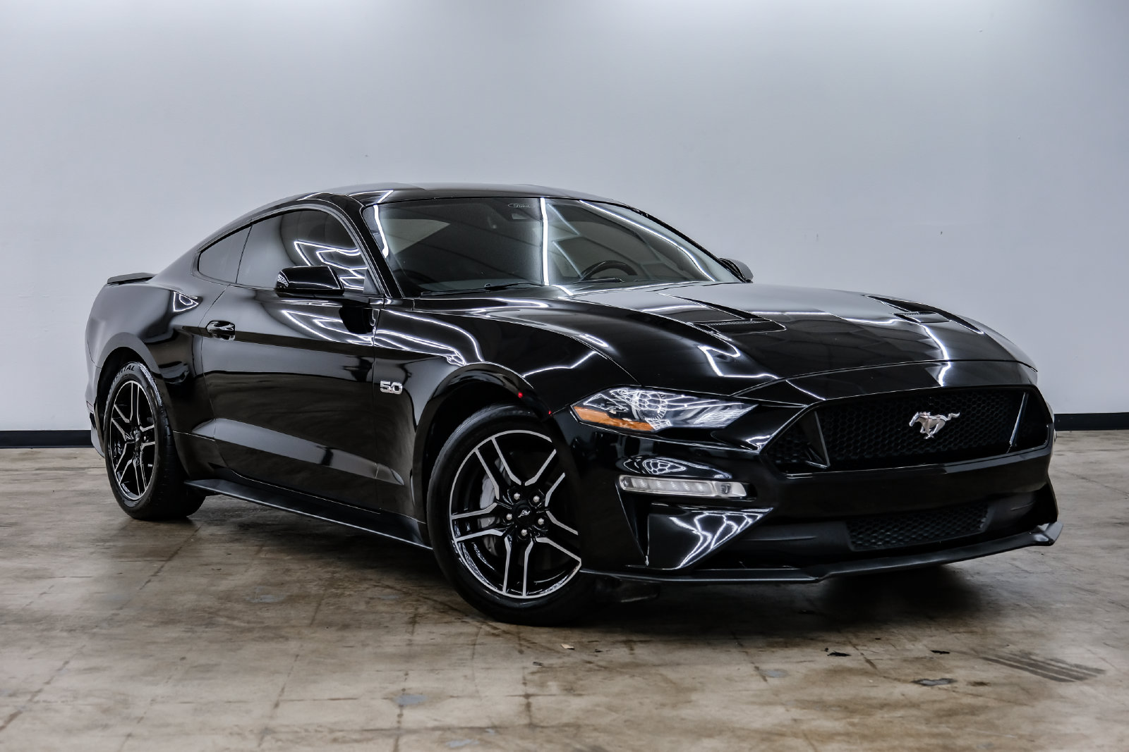 Photo 3 of this Ford Mustang