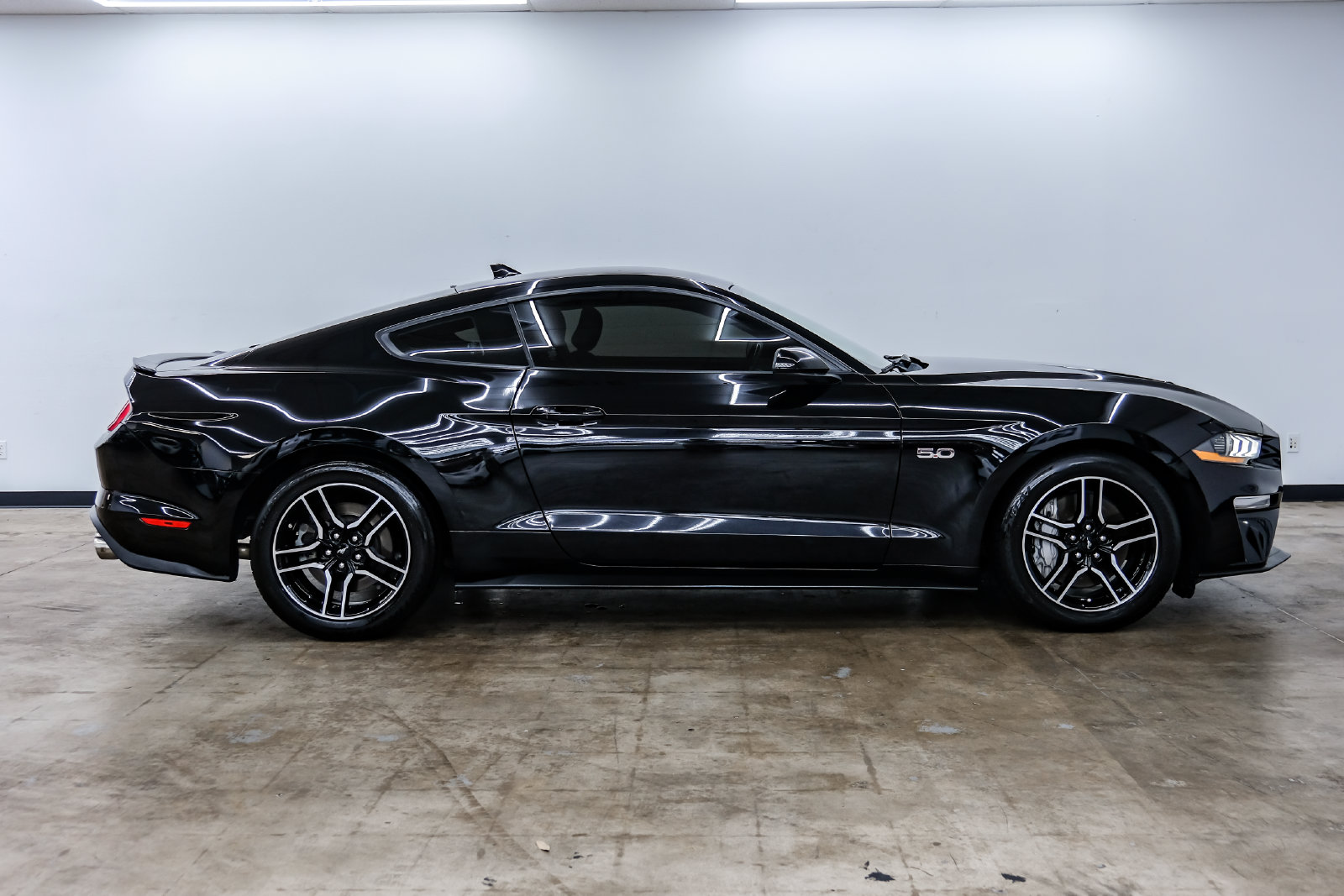 Photo 4 of this Ford Mustang