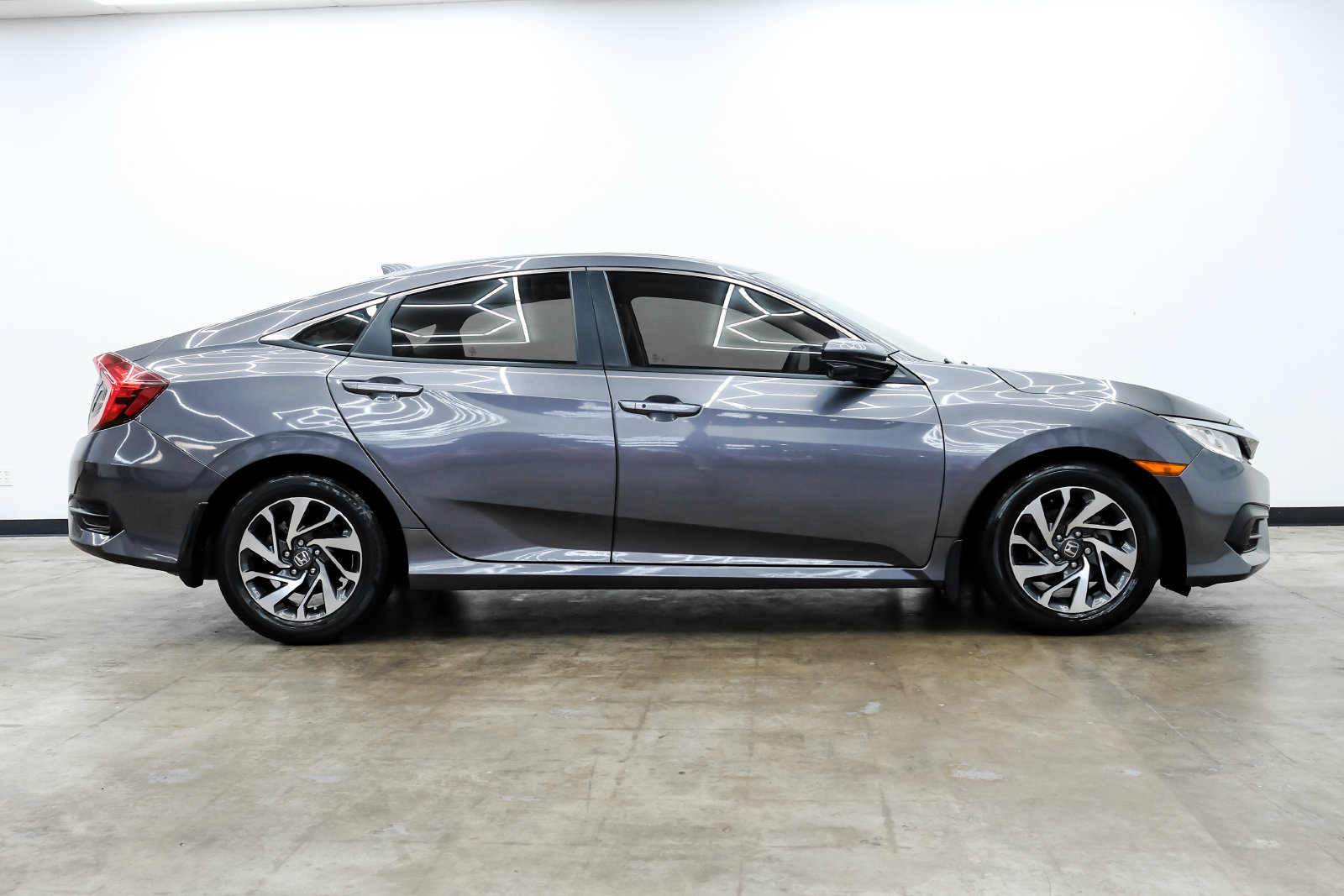 Photo 4 of this Honda Civic Sedan