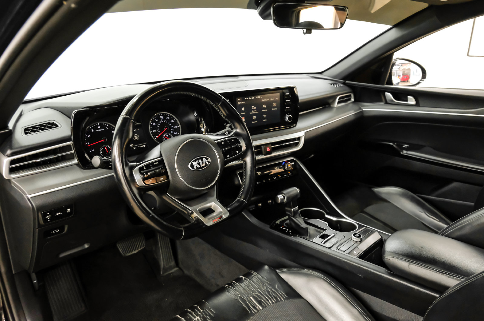 Photo 14 of this Kia K5
