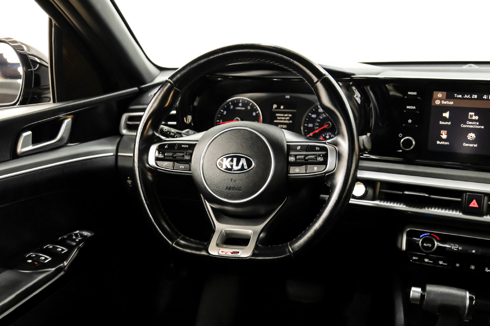 Photo 16 of this Kia K5