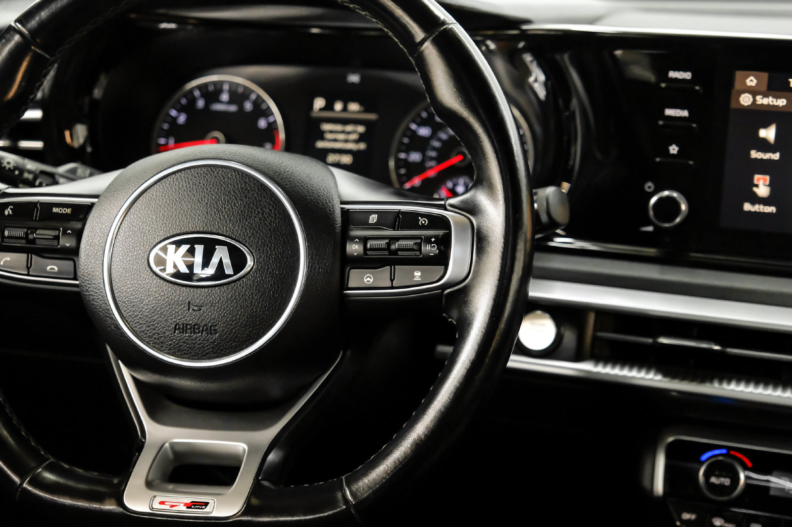 Photo 18 of this Kia K5