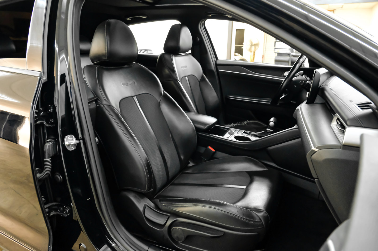 Photo 38 of this Kia K5