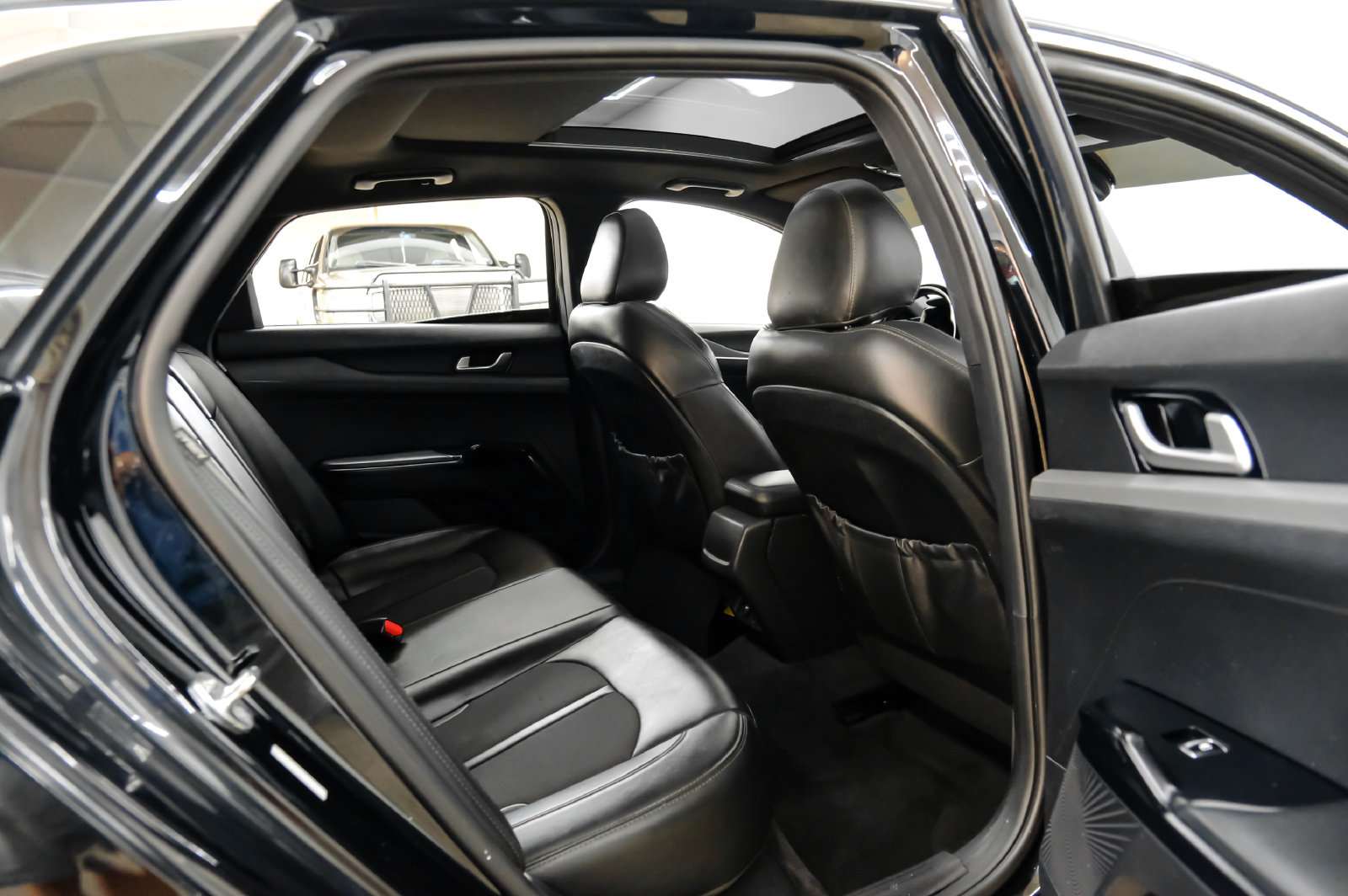 Photo 40 of this Kia K5