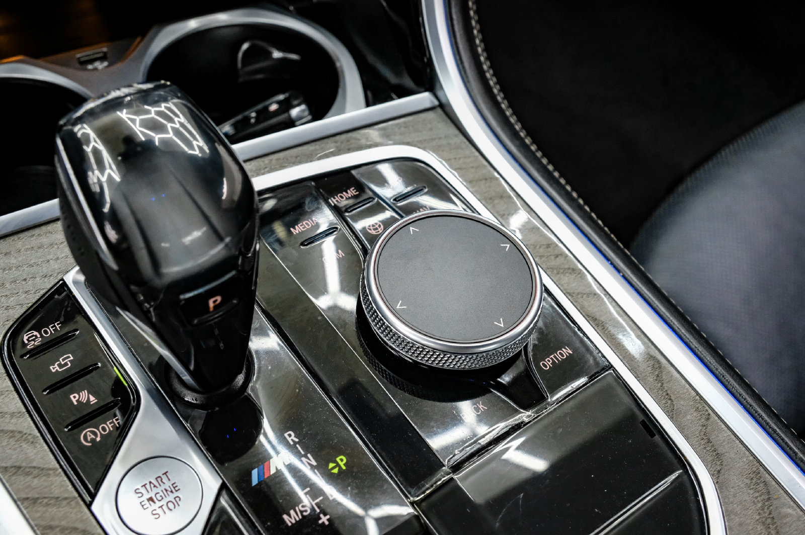 Photo 23 of this BMW 8 Series