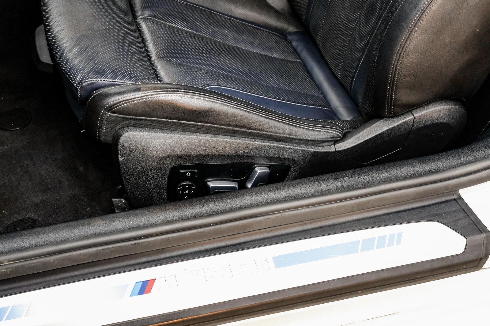 Photo 34 of this BMW 8 Series