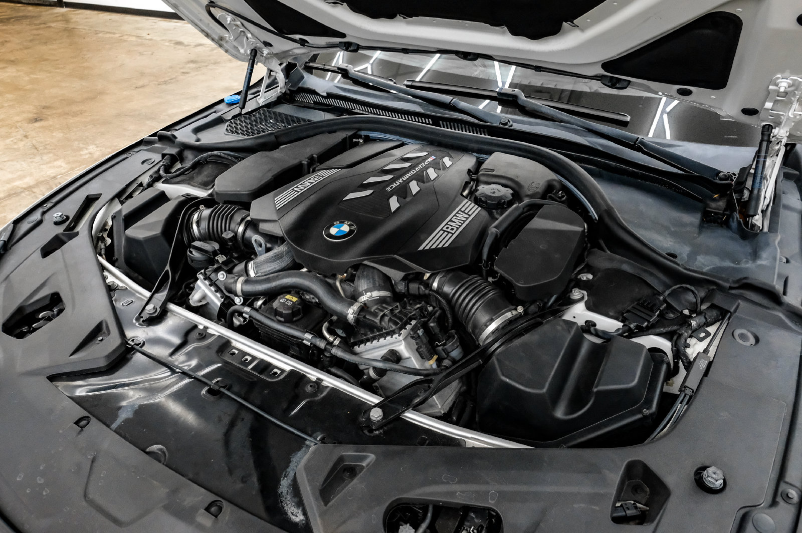 Photo 42 of this BMW 8 Series
