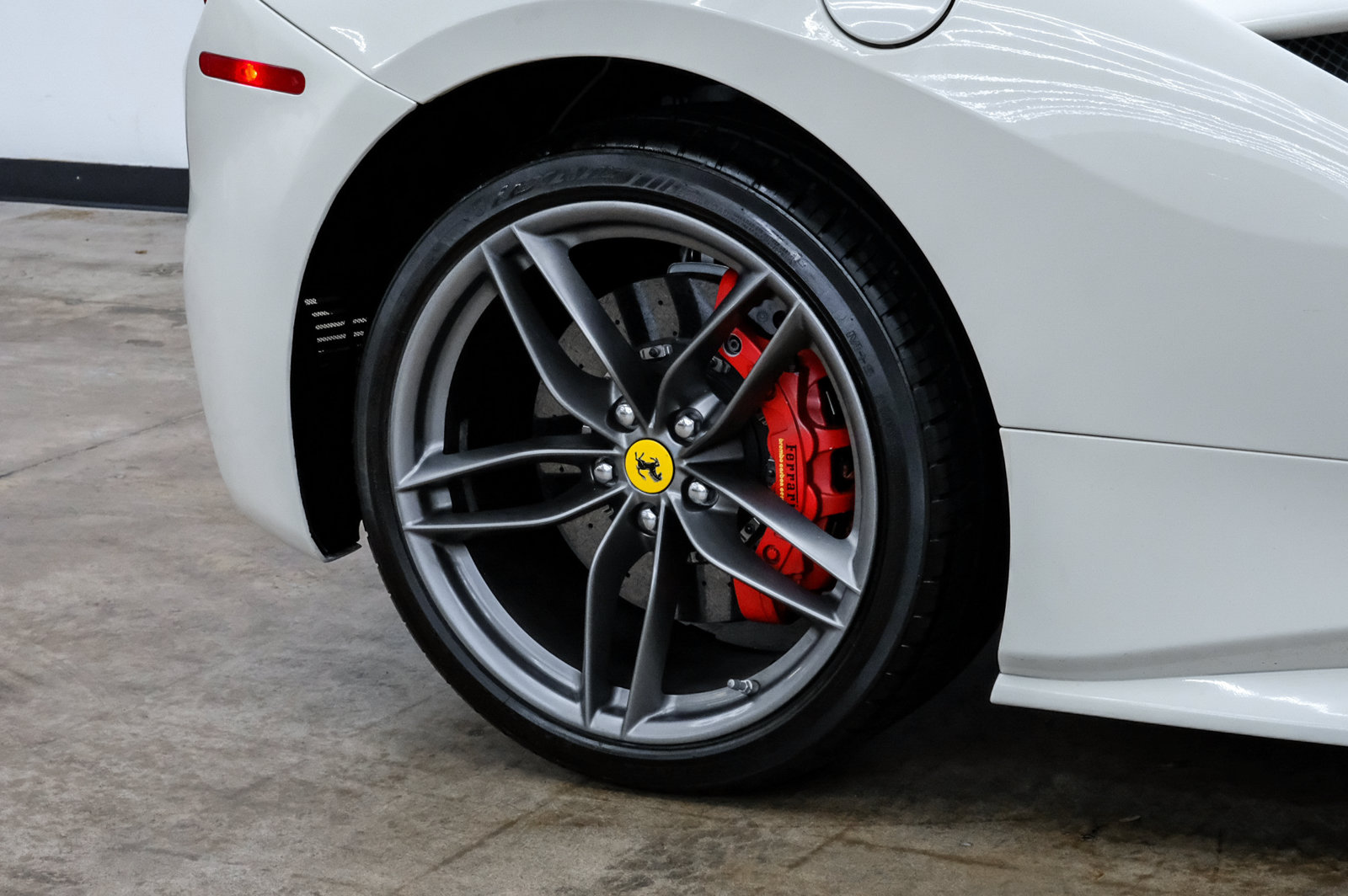 Photo 63 of this Ferrari 488 Spider