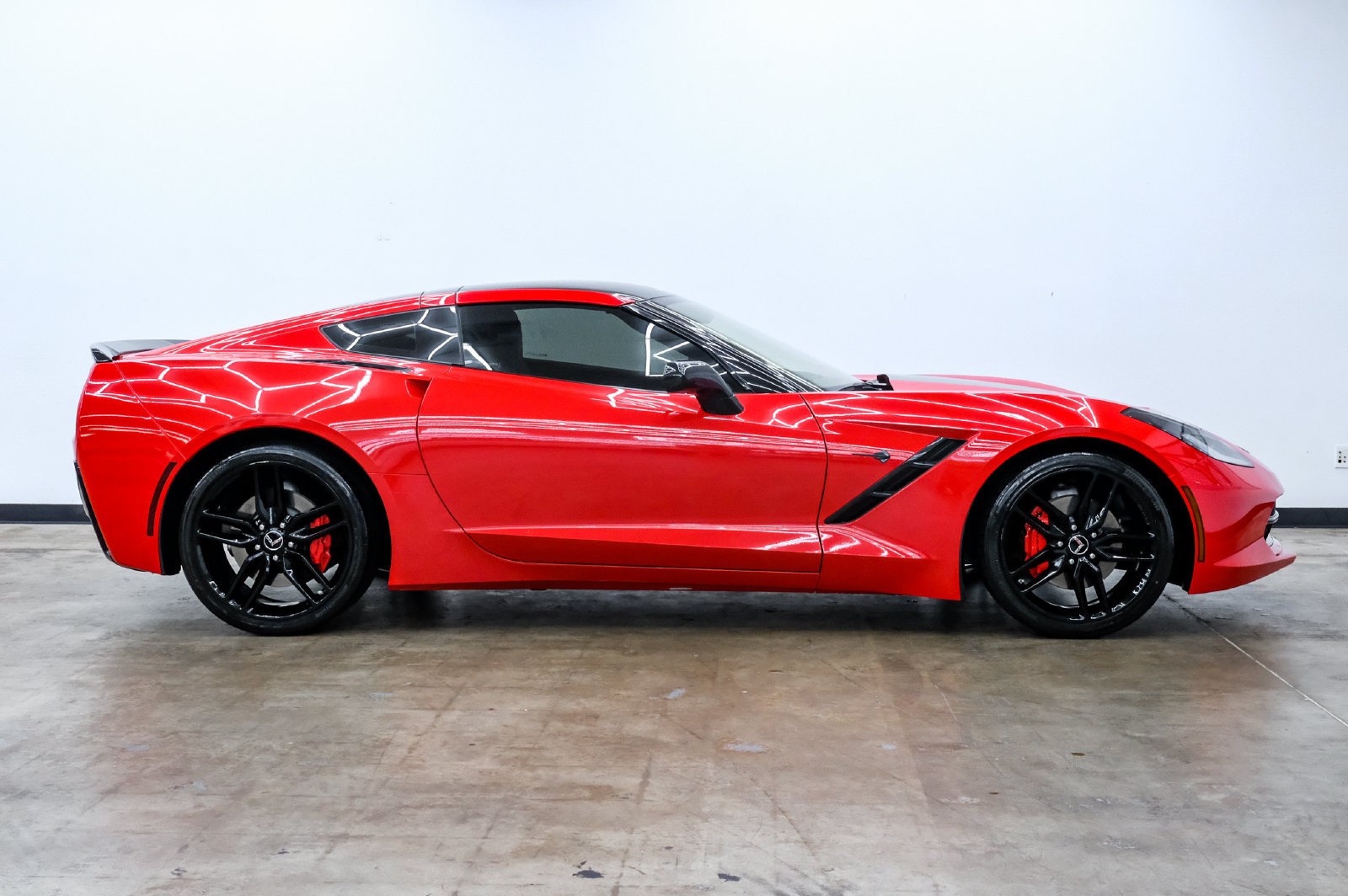 Photo 4 of this Chevrolet Corvette