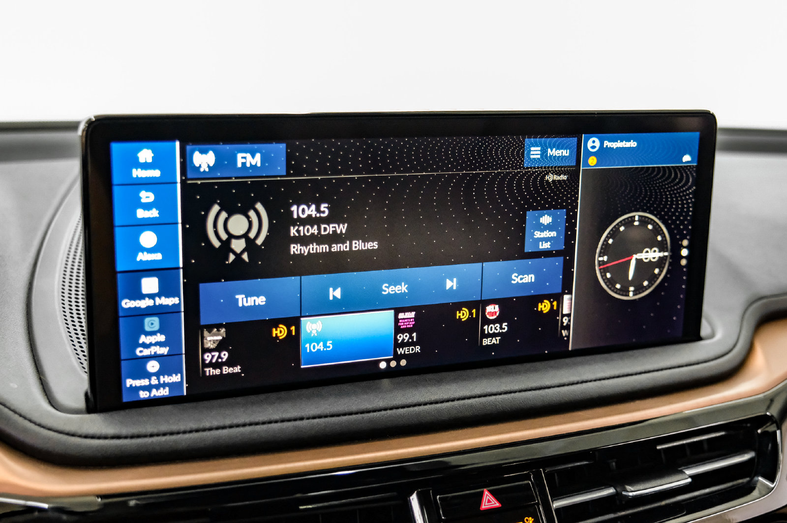 Photo 30 of this Acura MDX
