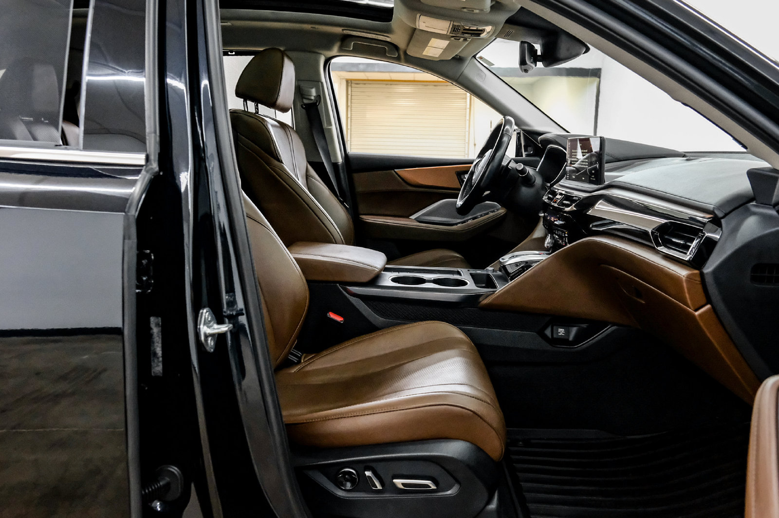 Photo 39 of this Acura MDX
