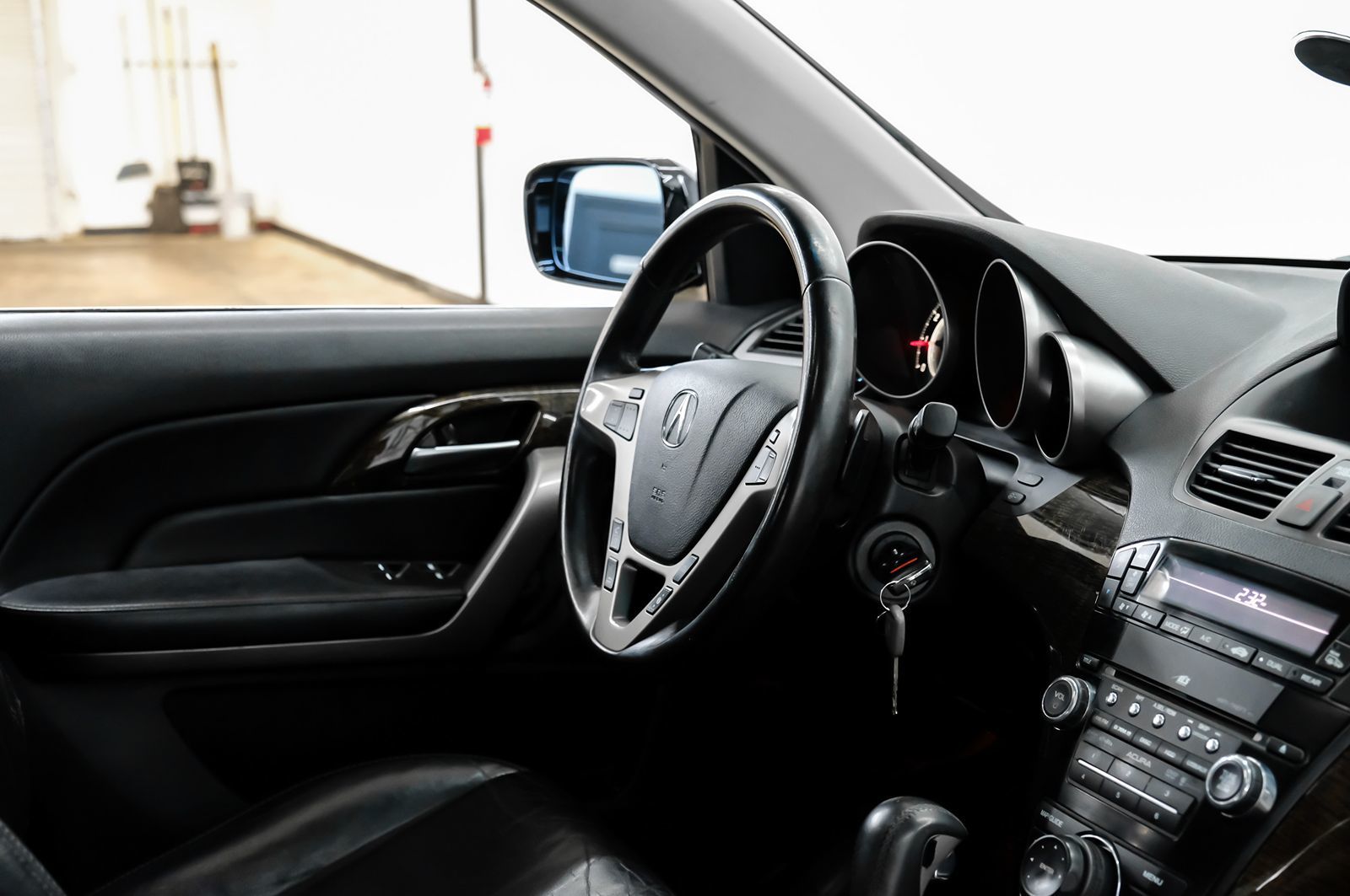 Photo 14 of this Acura MDX