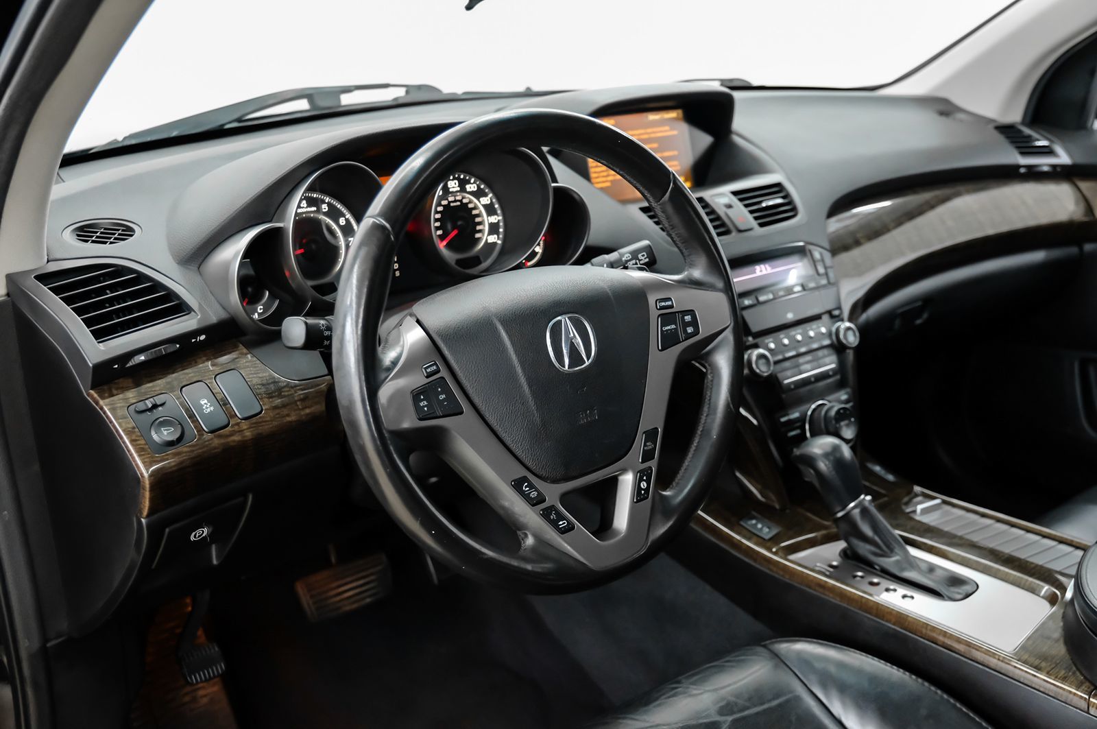 Photo 17 of this Acura MDX