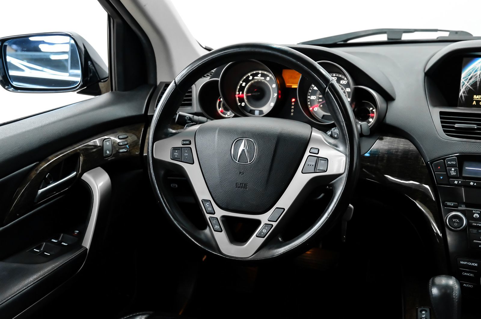 Photo 18 of this Acura MDX