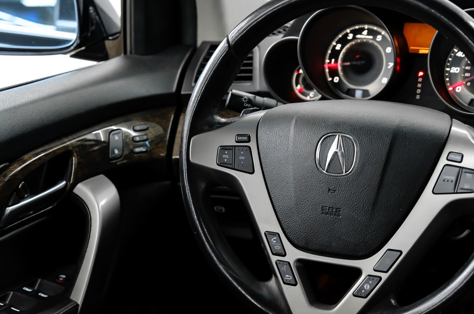 Photo 19 of this Acura MDX