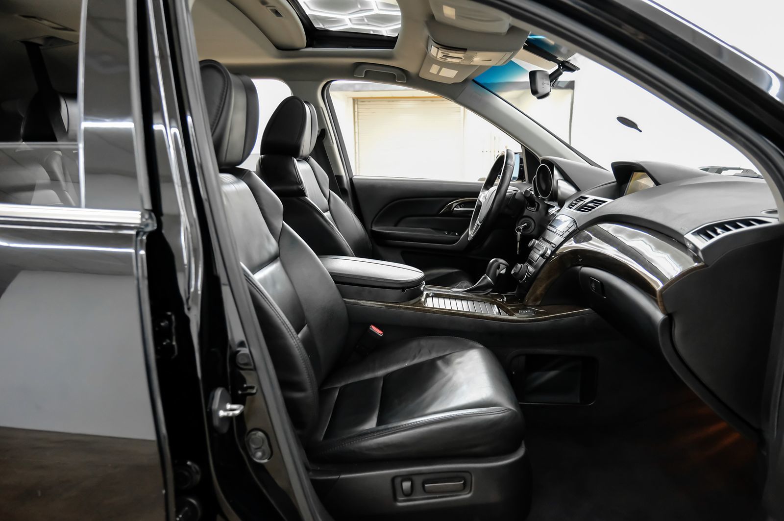 Photo 40 of this Acura MDX