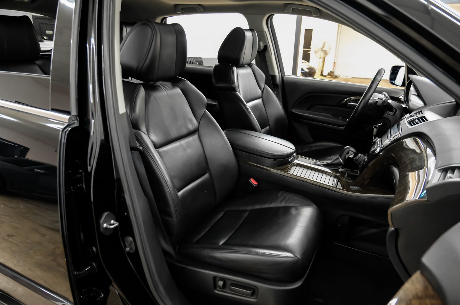 Photo 41 of this Acura MDX
