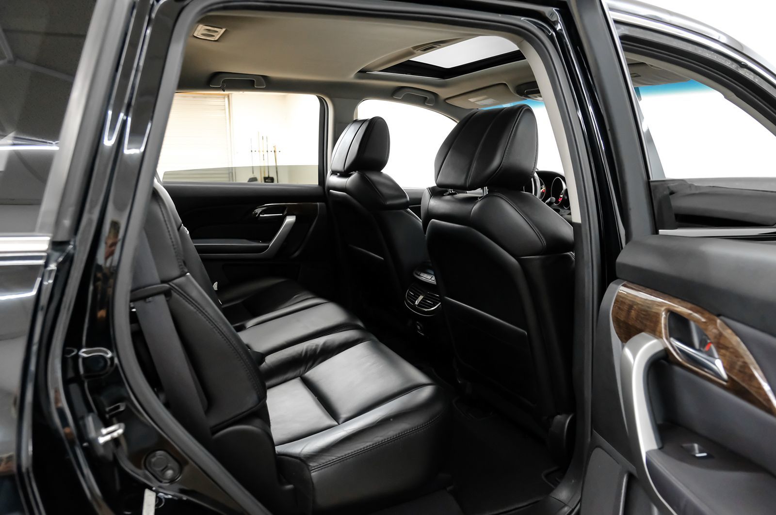 Photo 43 of this Acura MDX