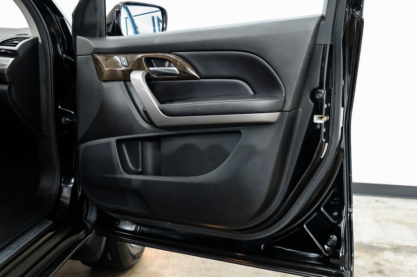 Photo 51 of this Acura MDX
