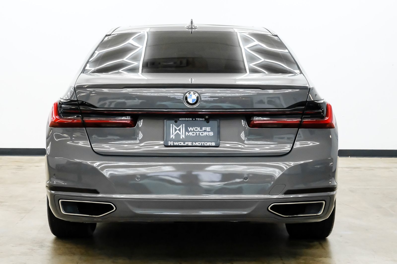Photo 6 of this BMW 7 Series