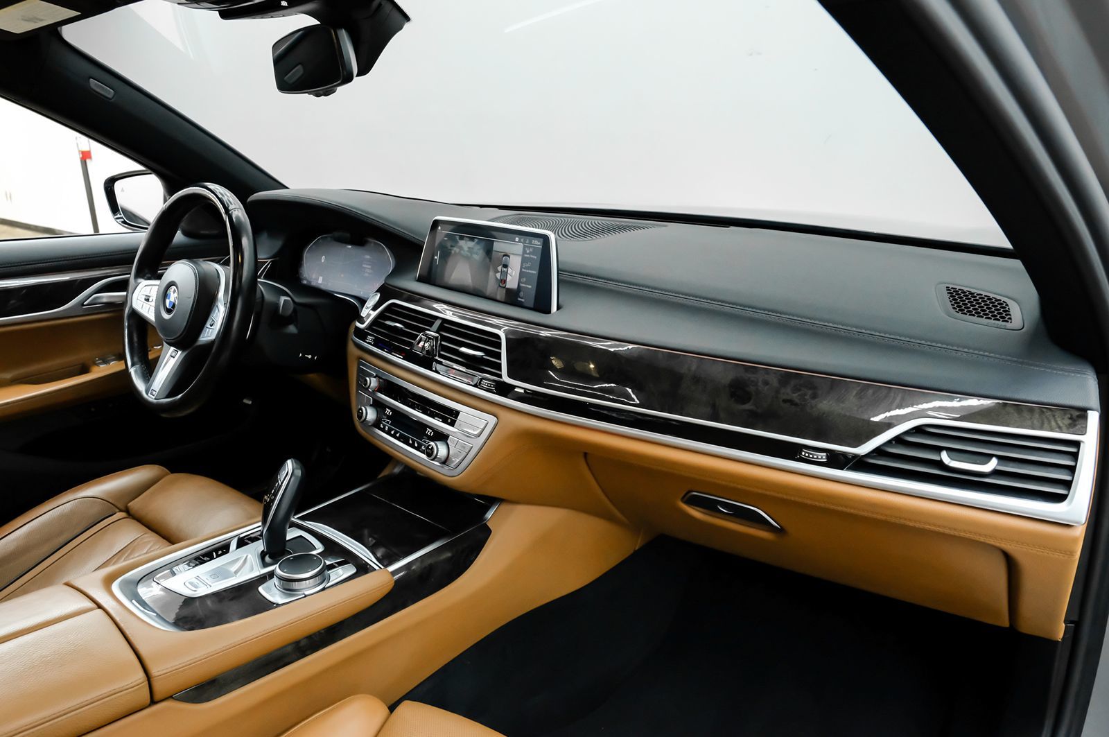 Photo 13 of this BMW 7 Series