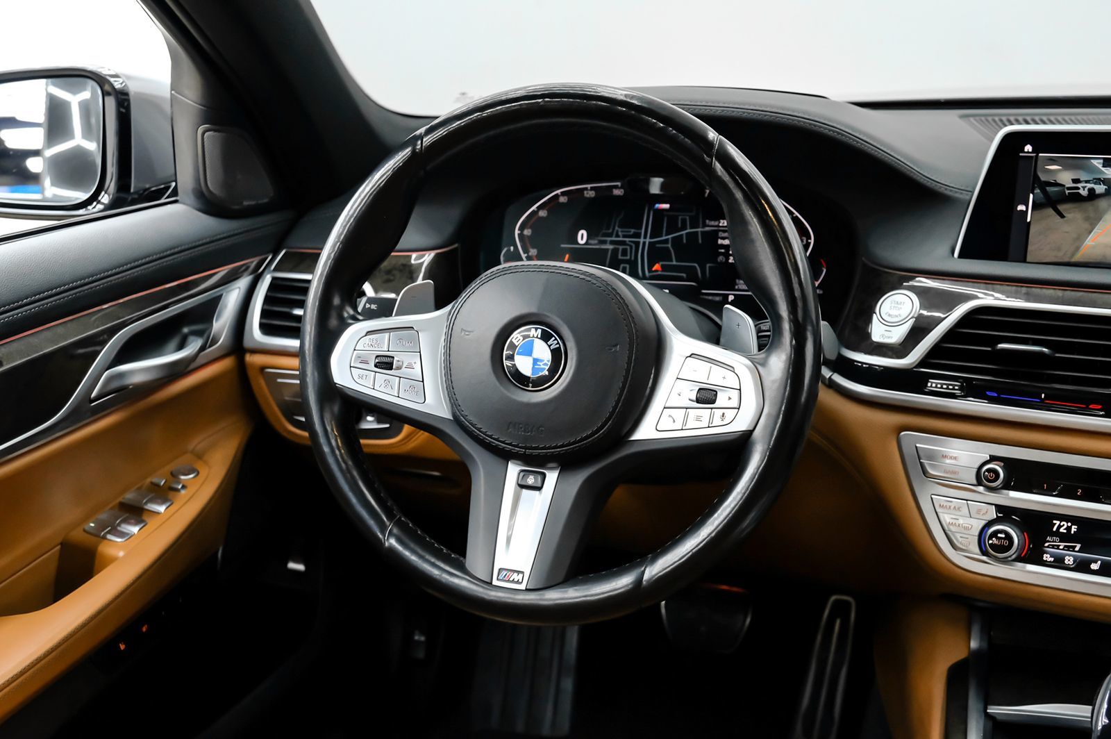 Photo 18 of this BMW 7 Series
