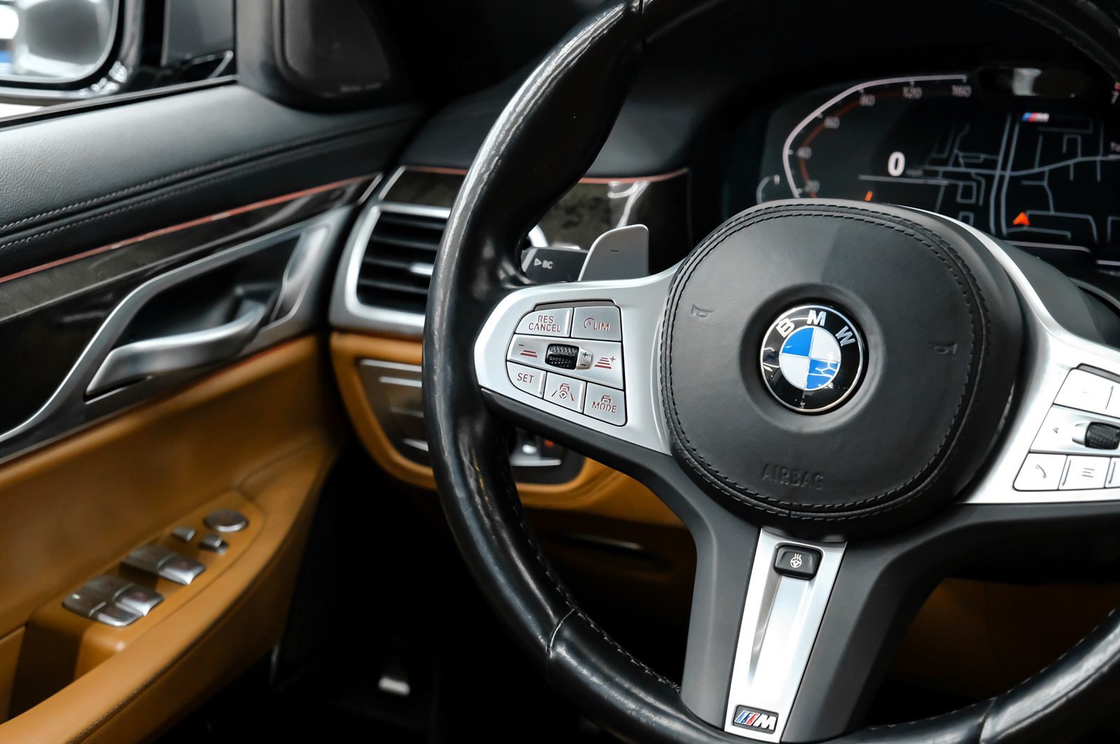 Photo 19 of this BMW 7 Series