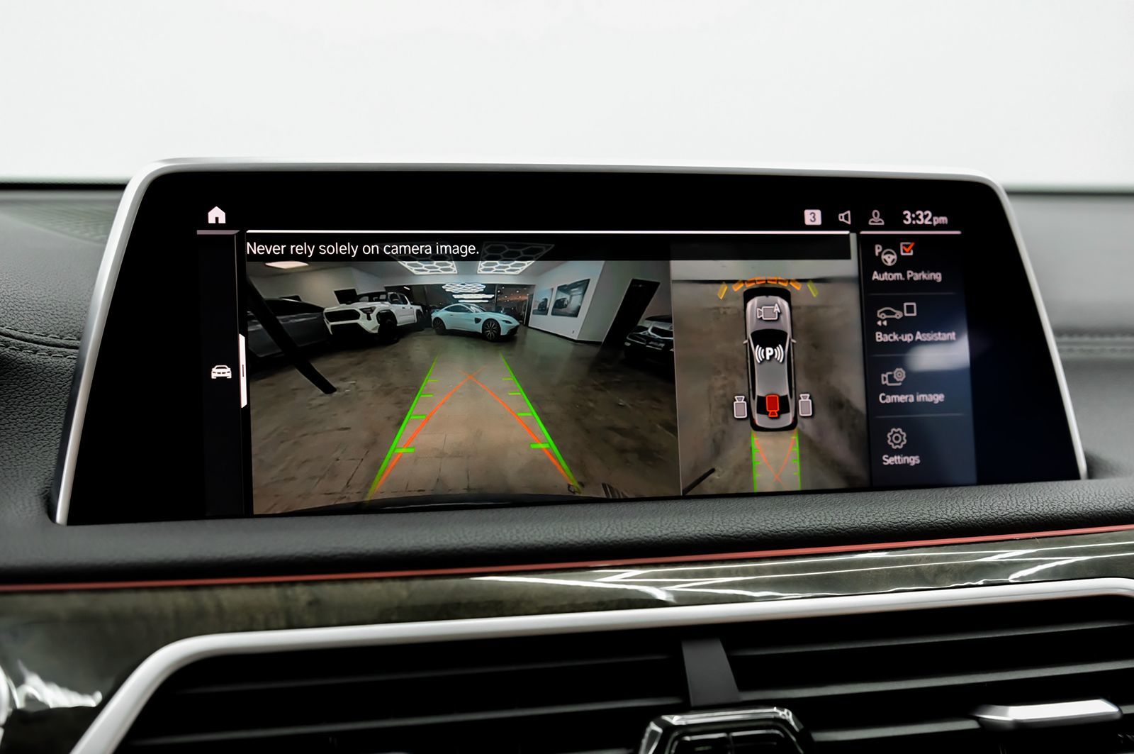 Photo 24 of this BMW 7 Series