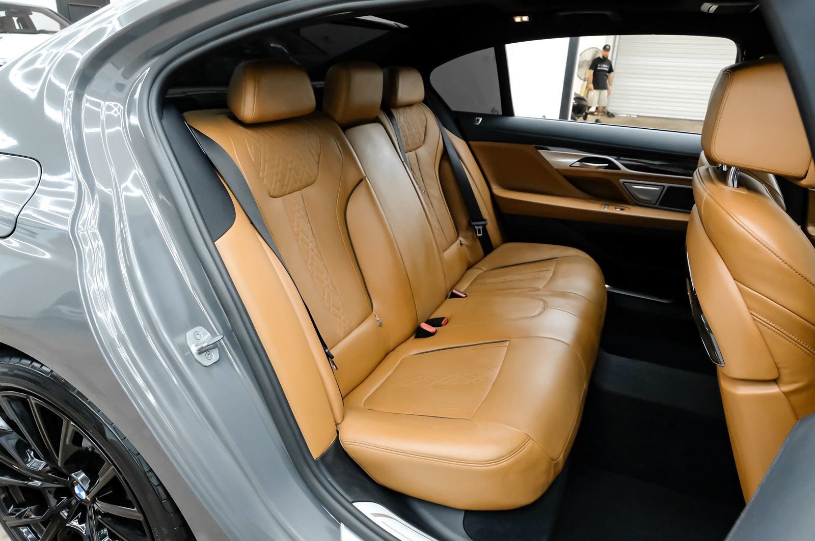 Photo 42 of this BMW 7 Series