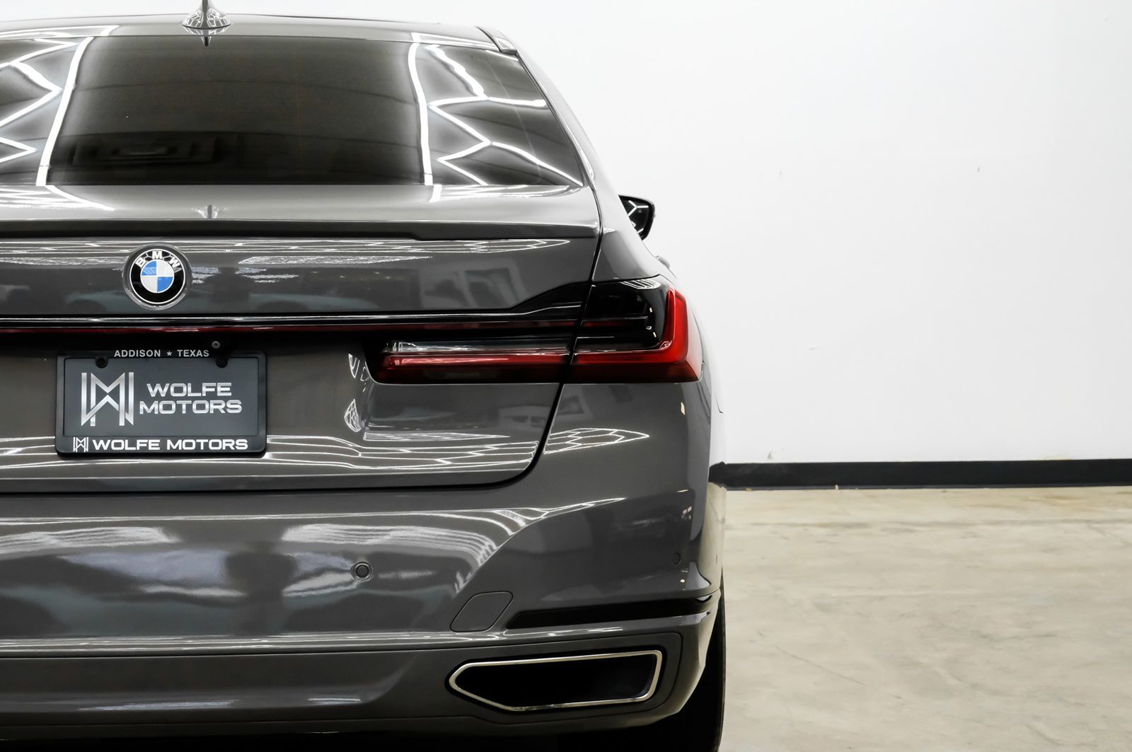 Photo 55 of this BMW 7 Series