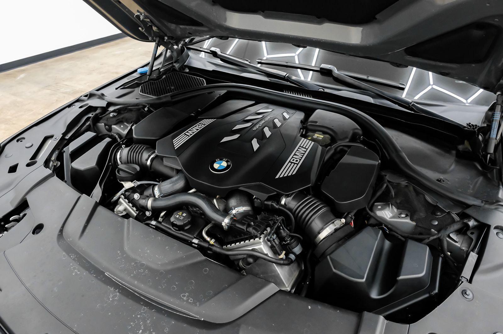 Photo 56 of this BMW 7 Series