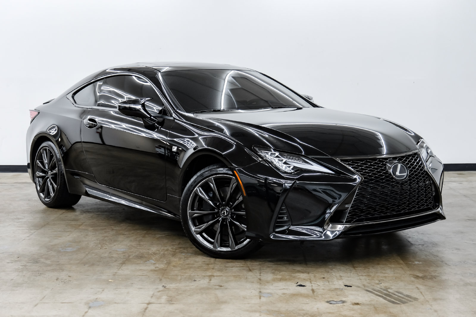 Photo 3 of this Lexus RC 350
