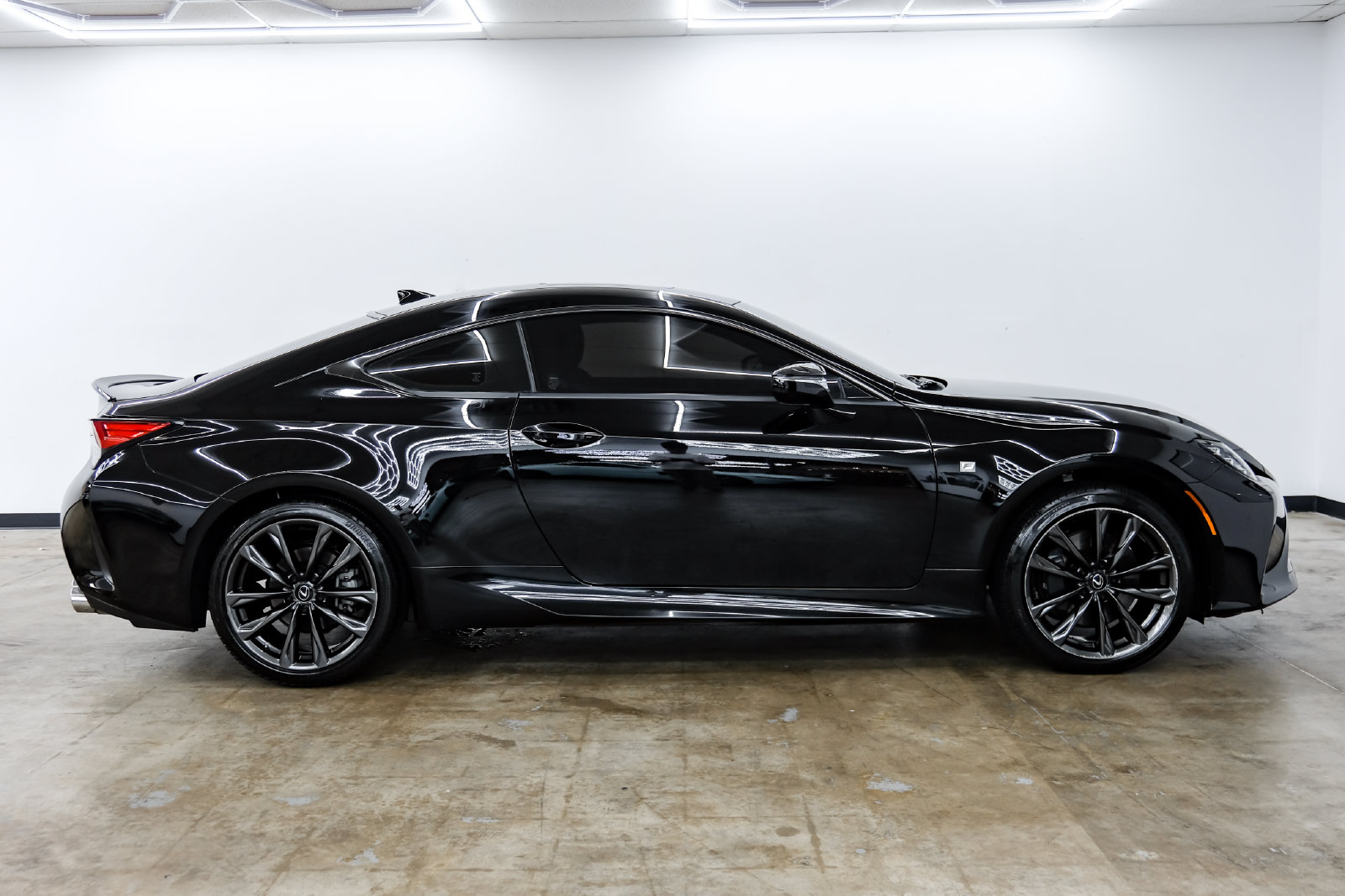 Photo 4 of this Lexus RC 350
