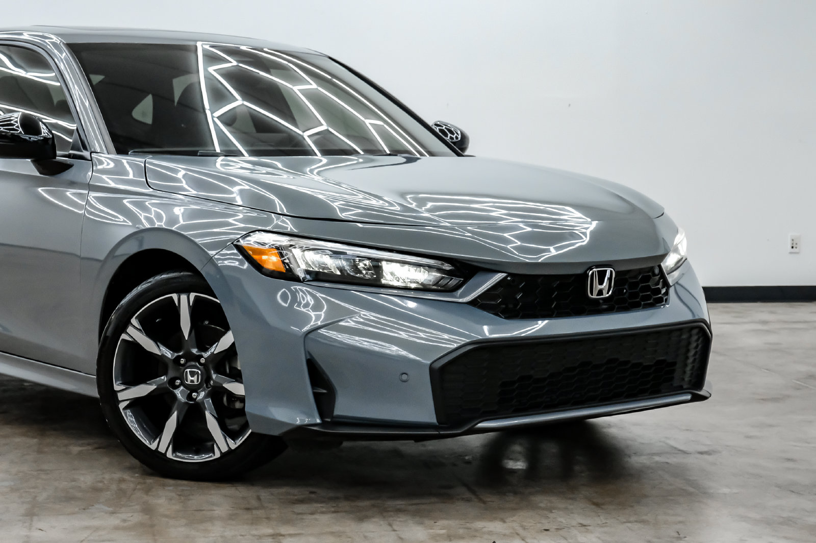 Photo 5 of this Honda Civic Sedan Hybrid