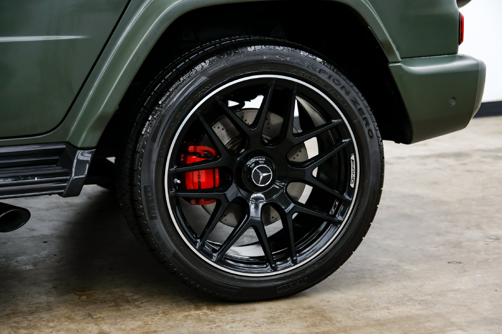 Photo 76 of this Mercedes-Benz AMG G 63