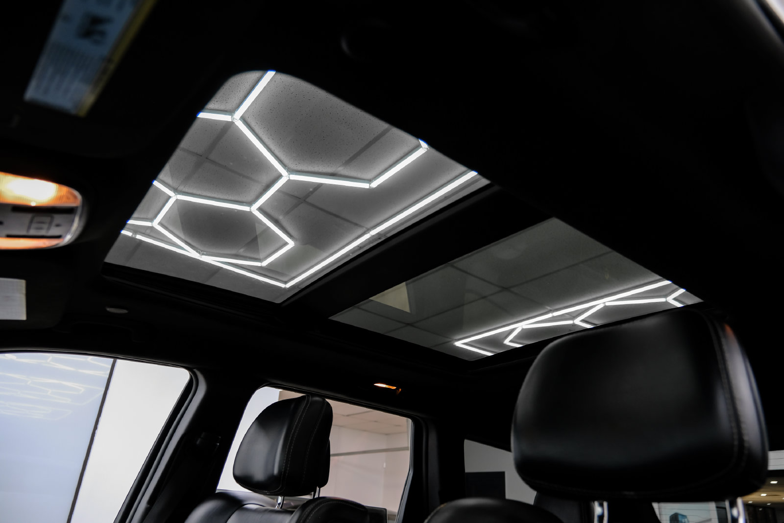 Photo 23 of this Jeep Grand Cherokee