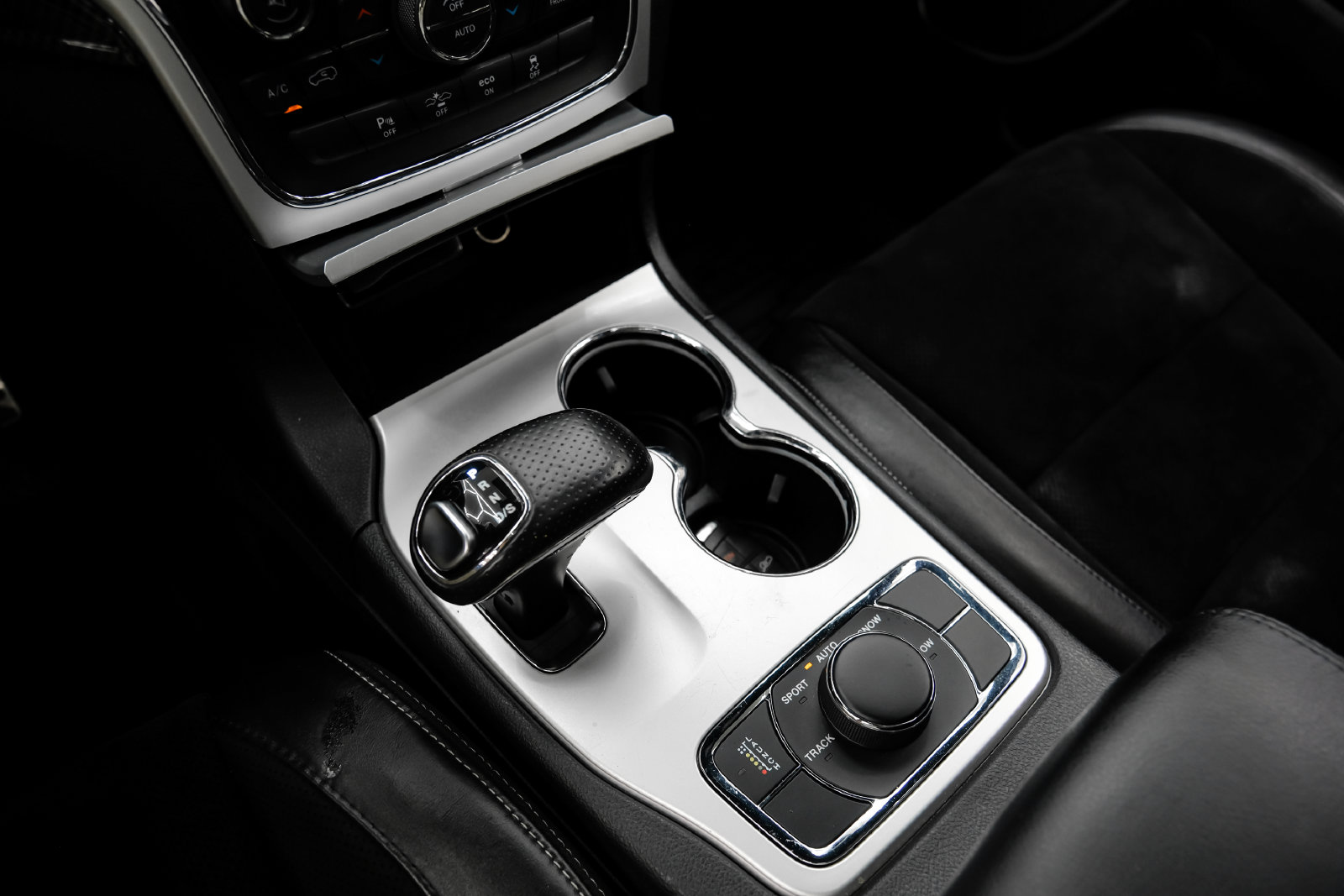 Photo 25 of this Jeep Grand Cherokee
